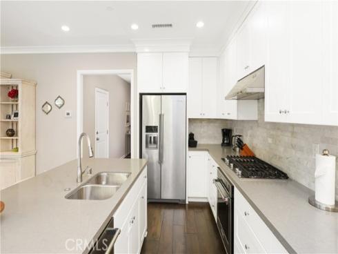 231  Rodeo  , Irvine, CA