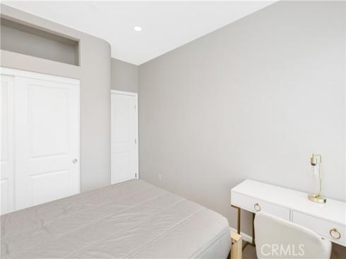 231  Rodeo  , Irvine, CA