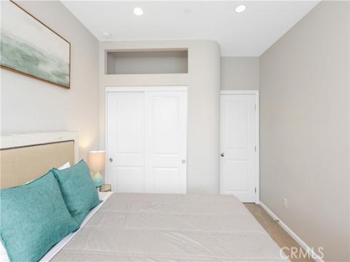 231  Rodeo  , Irvine, CA