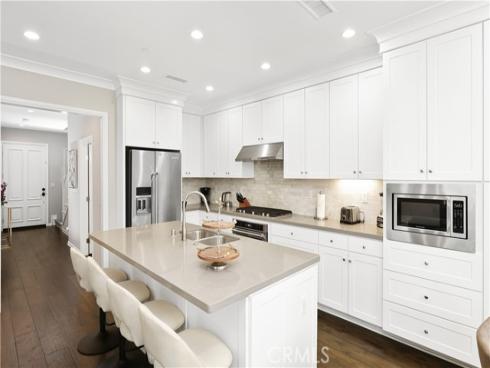 231  Rodeo  , Irvine, CA