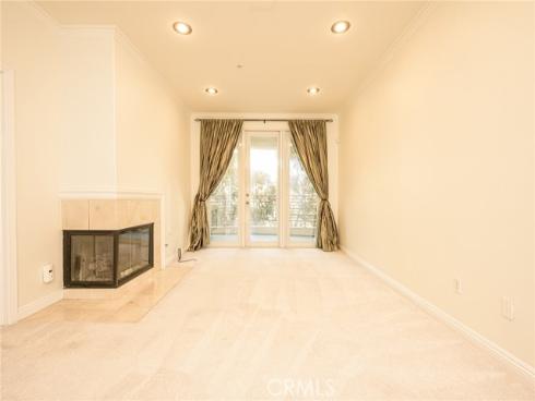 2233  Martin  311 , Irvine, CA