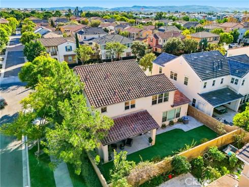 217  Compass  , Irvine, CA