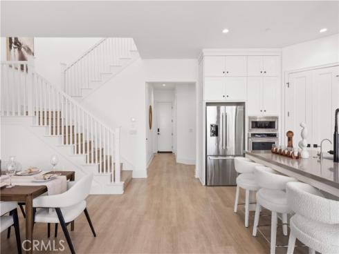 217  Piazza  , Irvine, CA