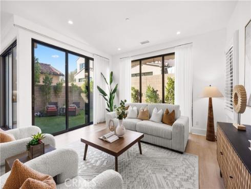 217  Piazza  , Irvine, CA