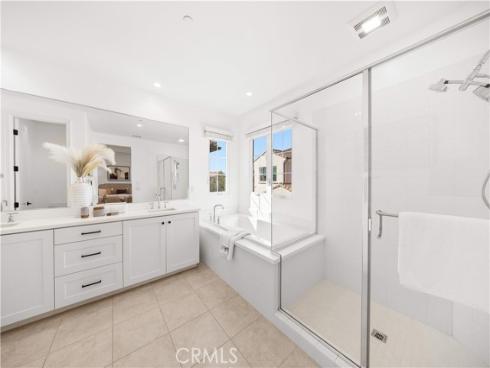 217  Piazza  , Irvine, CA