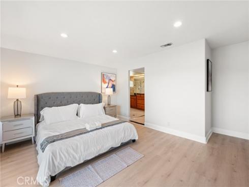 25  Lakeview  60 , Irvine, CA