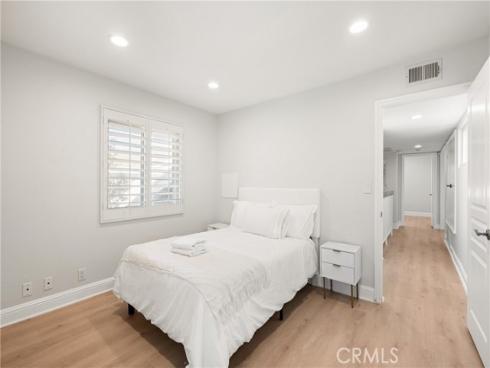 25  Lakeview  60 , Irvine, CA