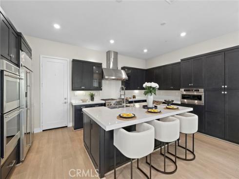 77  Pelican  , Irvine, CA