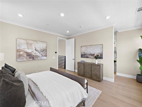 77  Pelican  , Irvine, CA