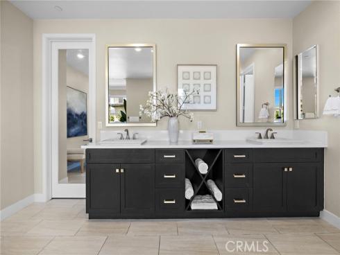 77  Pelican  , Irvine, CA