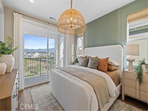 713  Sonia  , Irvine, CA