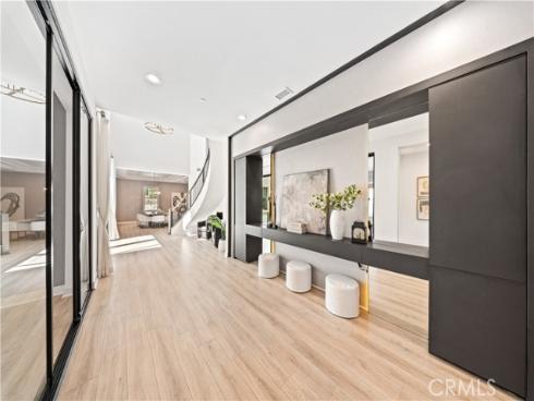 114  Interstellar  , Irvine, CA