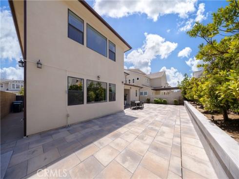 81  Ray  , Irvine, CA