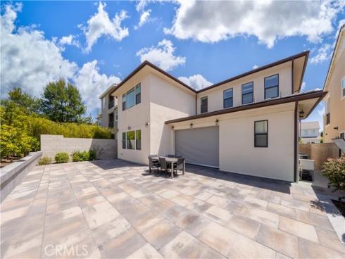 81  Ray  , Irvine, CA