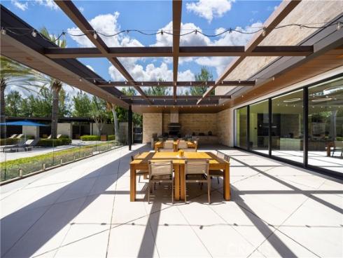 81  Ray  , Irvine, CA