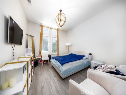 81  Ray  , Irvine, CA