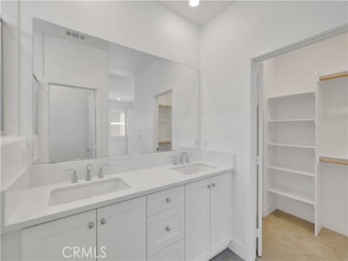 426  Lobata  , Irvine, CA