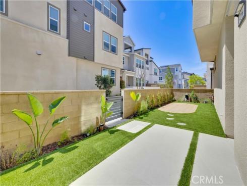 426  Lobata  , Irvine, CA