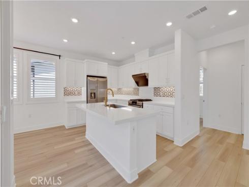 426  Lobata  , Irvine, CA