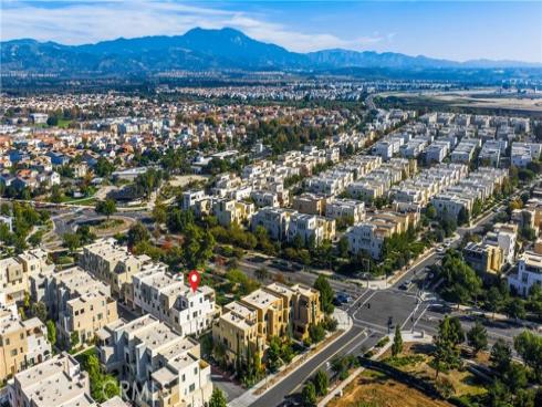 269  Magnet  , Irvine, CA