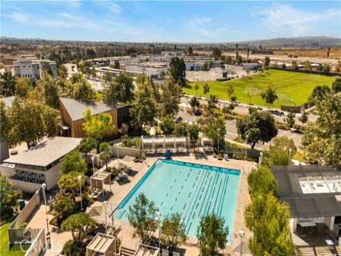 131  Spiral  , Irvine, CA