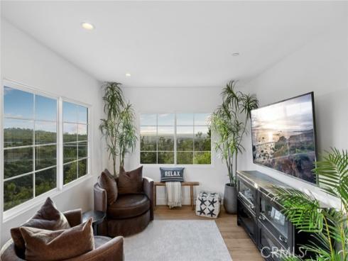 42  Gardenpath  , Irvine, CA