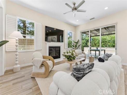 51  Stanza  , Irvine, CA