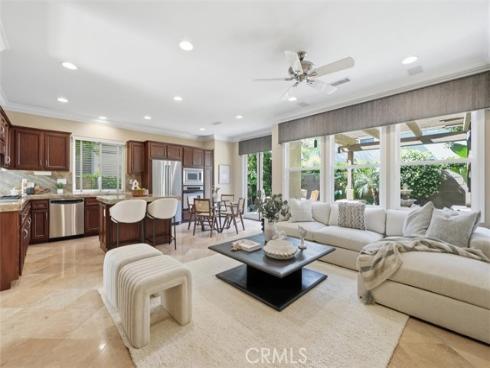 6  Versailles  , Irvine, CA