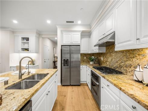 40  Bianco  , Irvine, CA