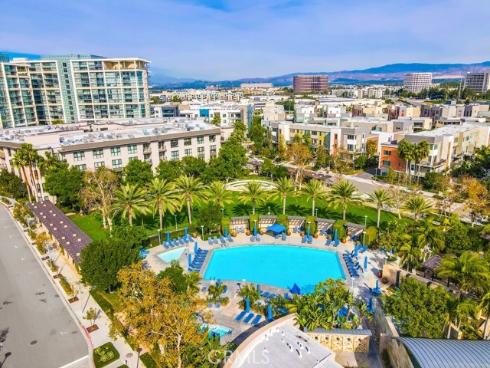 587  Rockefeller  , Irvine, CA