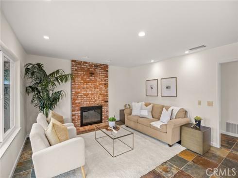 12  Mayflower  , Irvine, CA