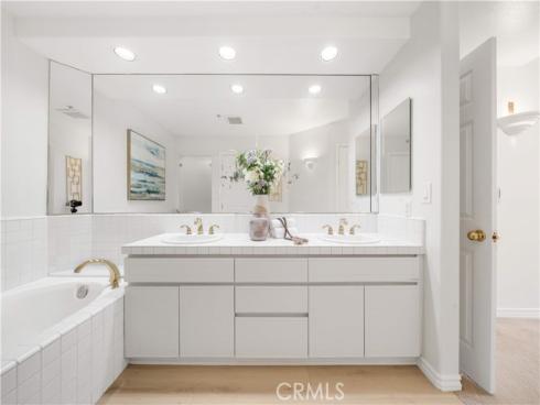 2233  Martin  204 , Irvine, CA