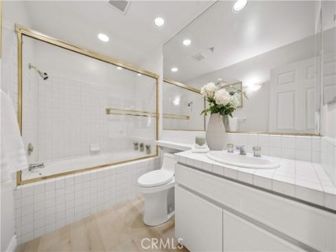 2233  Martin  204 , Irvine, CA