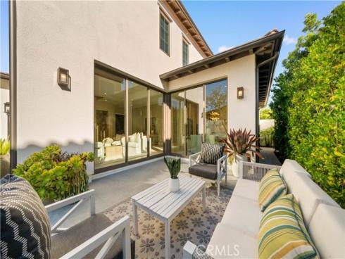 126  Bellini  , Irvine, CA
