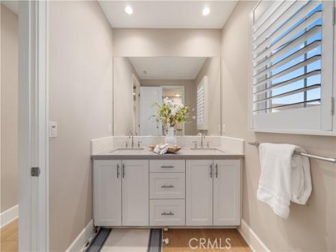 126  Bellini  , Irvine, CA