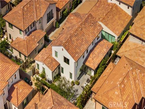 126  Bellini  , Irvine, CA