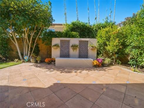 65  Rolling Green  , Irvine, CA