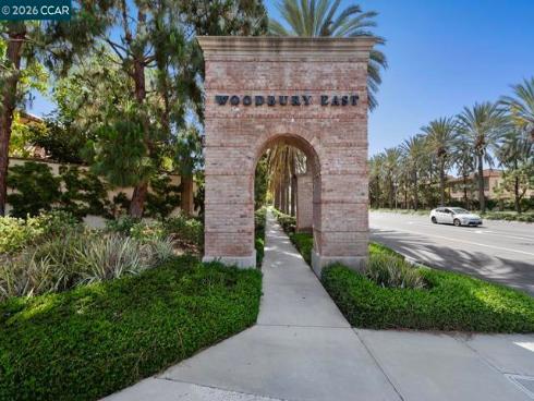 217 Mantle , Irvine, CA