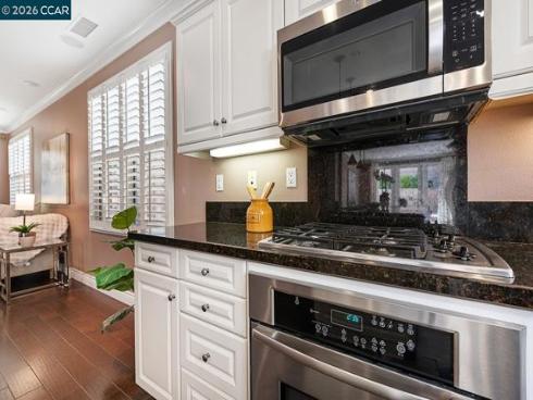 217 Mantle , Irvine, CA