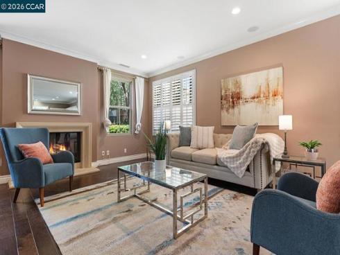 217 Mantle , Irvine, CA