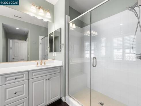 217 Mantle , Irvine, CA