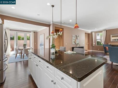 217 Mantle , Irvine, CA