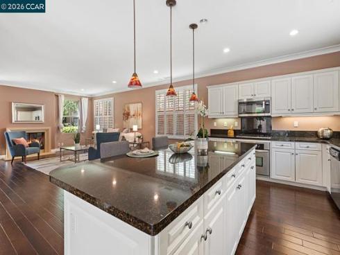 217 Mantle , Irvine, CA