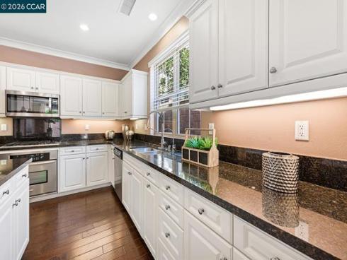 217 Mantle , Irvine, CA