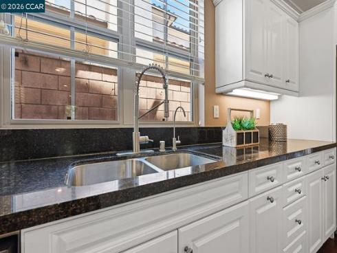 217 Mantle , Irvine, CA