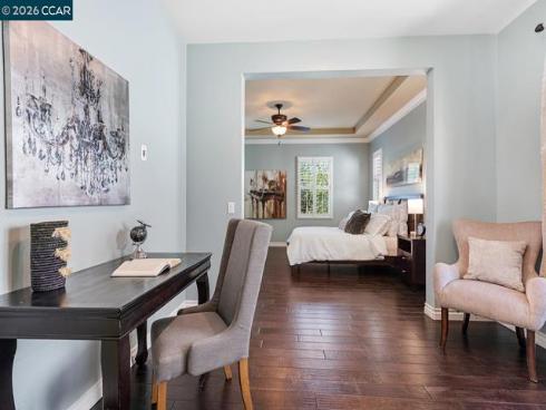 217 Mantle , Irvine, CA