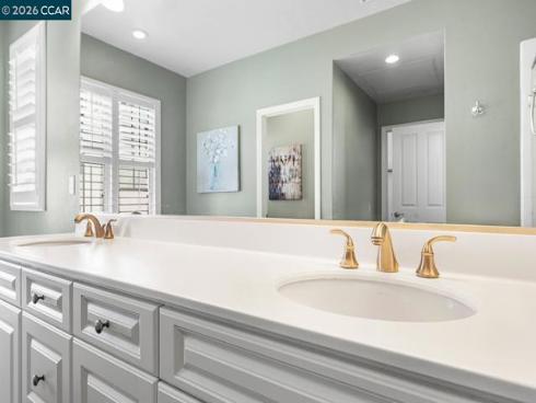 217 Mantle , Irvine, CA
