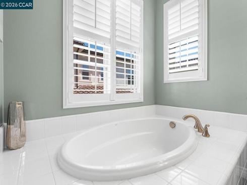 217 Mantle , Irvine, CA