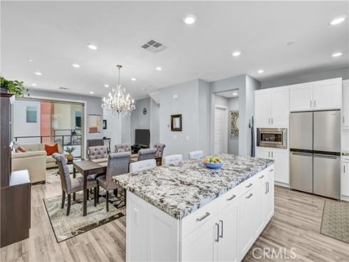 212 Paramount , Irvine, CA