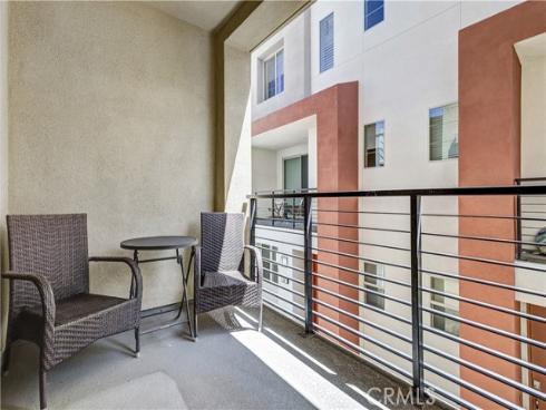 212 Paramount , Irvine, CA